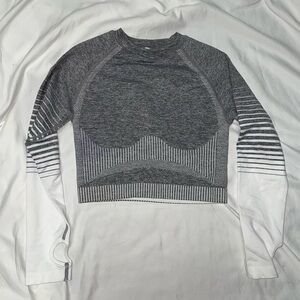 Gray and White Long Sleeve Fitness‎ Workout Crop